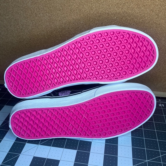 Vans sk8 hi
DIA DE MUERTOS💀💀
GLOW IN THE DARK
BRAND NEW - Picture 8 of 16